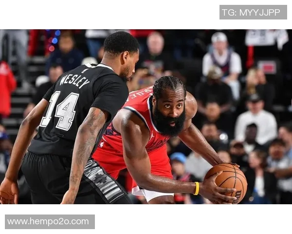 马刺与快船激战正酣NBA录像回顾12月14日精彩瞬间分析 马刺与快船激战正酣NBA录像回顾12月14日精彩瞬间分析