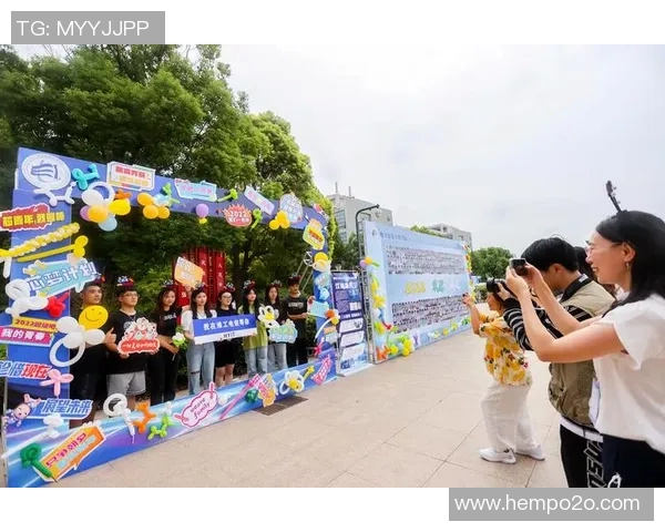 李一萌：从普通女孩到闪耀明星的成长之路与奋斗故事