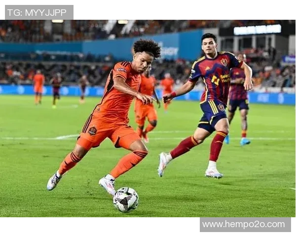 图兵工厂与迪纳摩的激烈对决揭示了足球战术的深层次博弈与球队实力的较量 图兵工厂与迪纳摩的激烈对决揭示了足球战术的深层次博弈与球队实力的较量