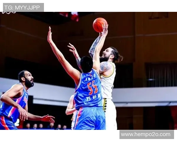 北京队迎战浙江稠州银行争夺篮球赛季重要胜利的激烈对决